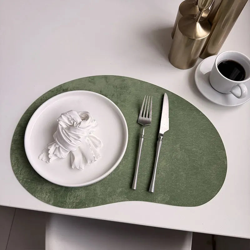 4-Pack Cashew-Shaped Faux Leather Placemats 40×30cm Heat-Resistant &amp; Waterproof - lafenora