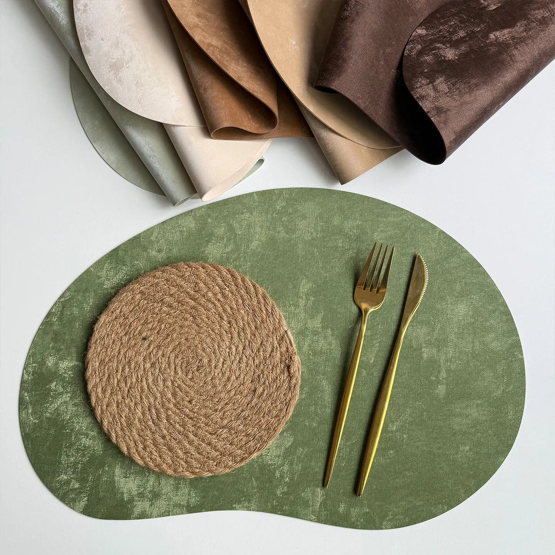 4-Pack Cashew-Shaped Faux Leather Placemats 40×30cm Heat-Resistant & Waterproof - lafenora