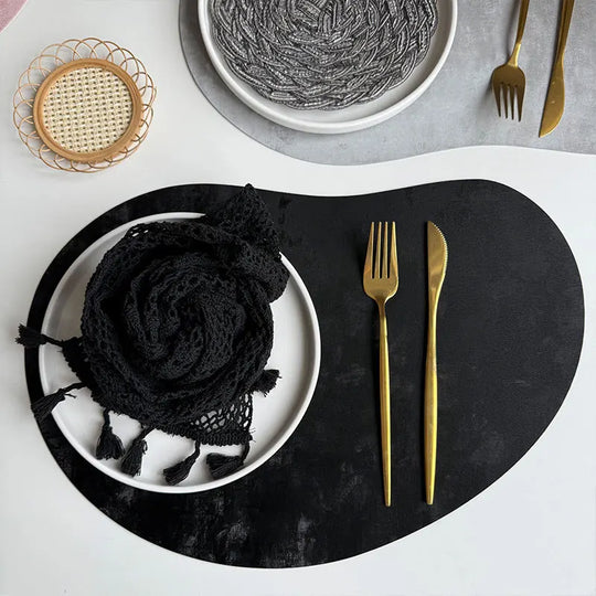 4-Pack Cashew-Shaped Faux Leather Placemats 40×30cm Heat-Resistant &amp; Waterproof - lafenora