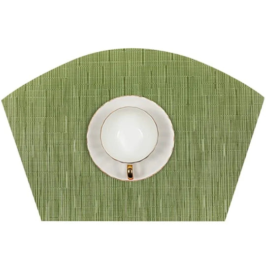 Set of 4 Round Woven Vinyl Placemats – Heat Resistant Non-Slip Table Mats for Indoor &amp; Outdoor Use - lafenora