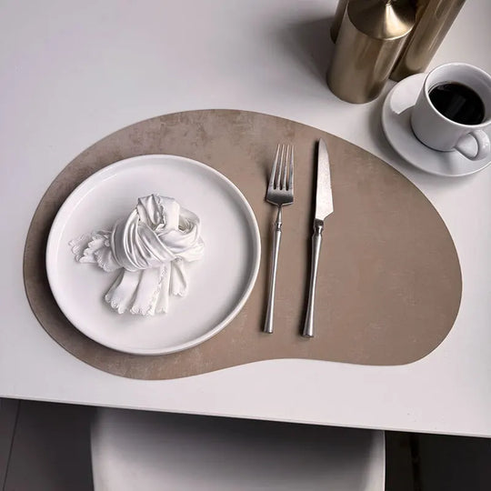 4-Pack Cashew-Shaped Faux Leather Placemats 40×30cm Heat-Resistant &amp; Waterproof - lafenora