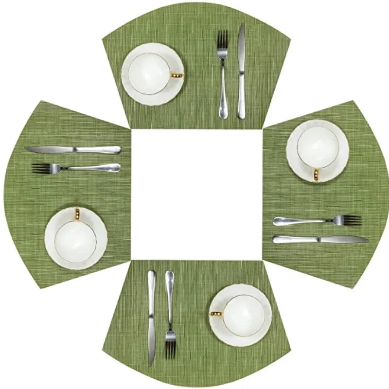 Set of 4 Round Woven Vinyl Placemats – Heat Resistant Non-Slip Table Mats for Indoor &amp; Outdoor Use - lafenora