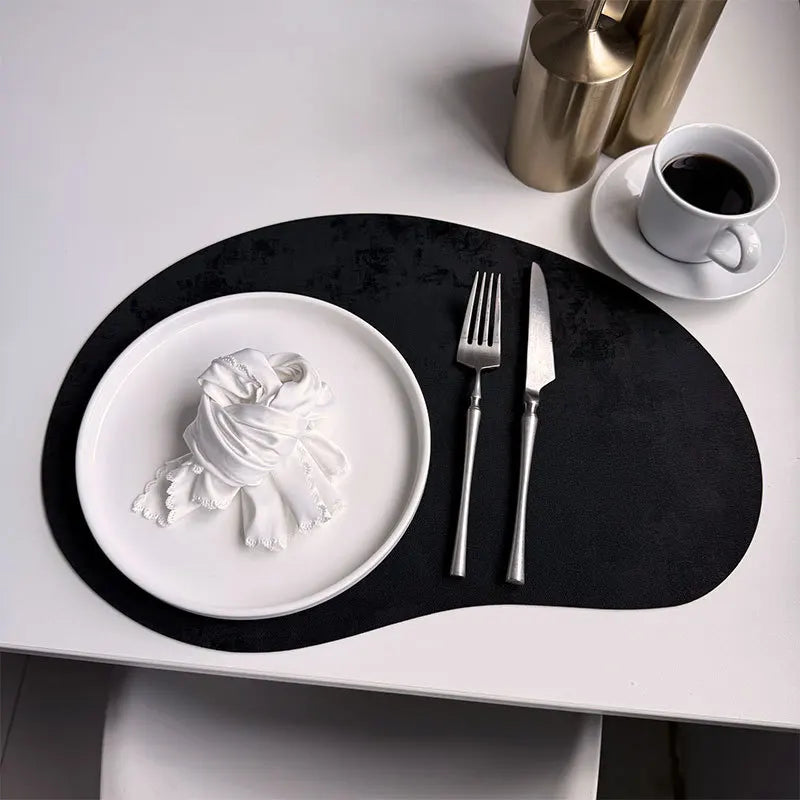 4-Pack Cashew-Shaped Faux Leather Placemats 40×30cm Heat-Resistant &amp; Waterproof - lafenora