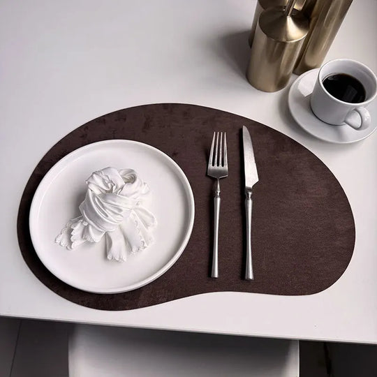 4-Pack Cashew-Shaped Faux Leather Placemats 40×30cm Heat-Resistant &amp; Waterproof - lafenora