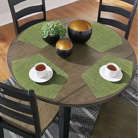 Set of 4 Round Woven Vinyl Placemats – Heat Resistant Non-Slip Table Mats for Indoor &amp; Outdoor Use - lafenora