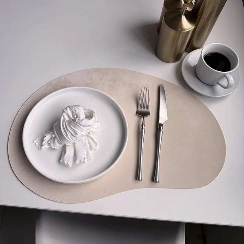 4-Pack Cashew-Shaped Faux Leather Placemats 40×30cm Heat-Resistant &amp; Waterproof - lafenora