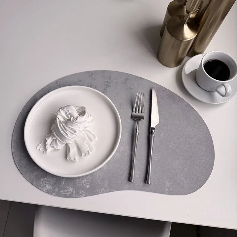 4-Pack Cashew-Shaped Faux Leather Placemats 40×30cm Heat-Resistant &amp; Waterproof - lafenora