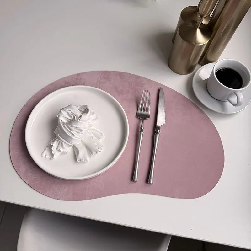 4-Pack Cashew-Shaped Faux Leather Placemats 40×30cm Heat-Resistant &amp; Waterproof - lafenora